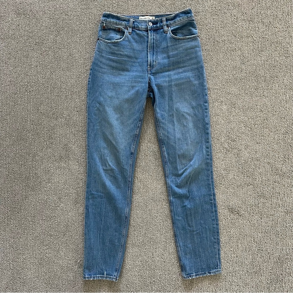 Abercrombie & Fitch The Mom High Rise Jean 26/2XL